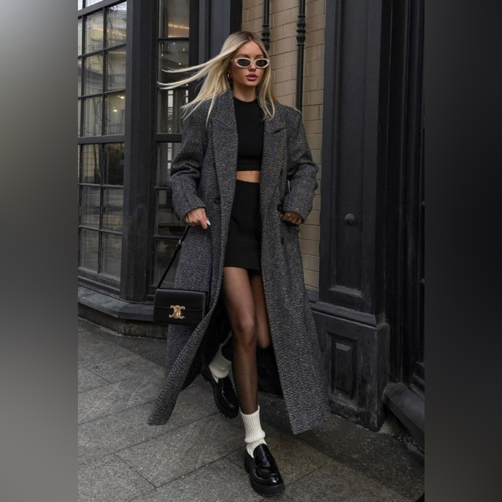 Amazing chunky loafers (giving so PRADA vibe)